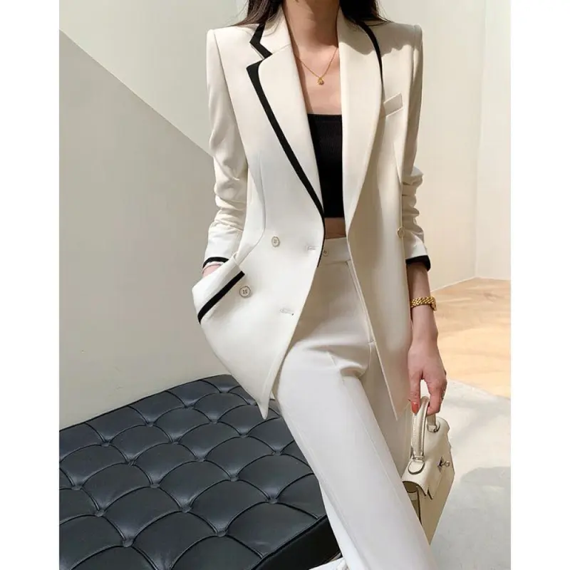 Set dua potong jaket + celana panjang yang bergaya dan elegan 2