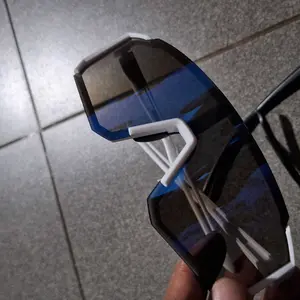 Kacamata Olahraga Baru Bingkai Besar untuk Pria Wanita Tahan Angin Pasir UV Black-Blue Sport Bersepeda Mendaki Gunung Ringan dan Anti Silau Matahari