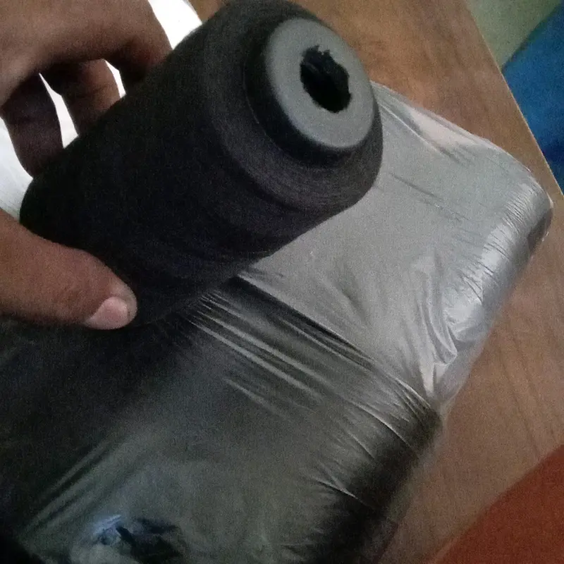 benang jahit warna hitam putih kiloan 3