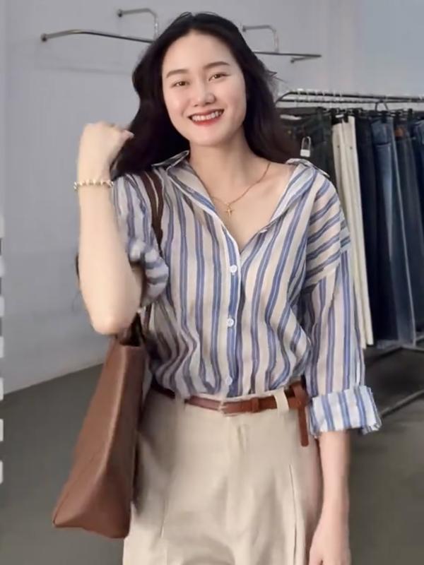 (ÁO MỎNG) Áo Sơ Mi Nữ Kẻ Sọc Hàn Quốc Tay Dài Freesize Form Rộng Chất Tơ Giấy Mỏng Mát