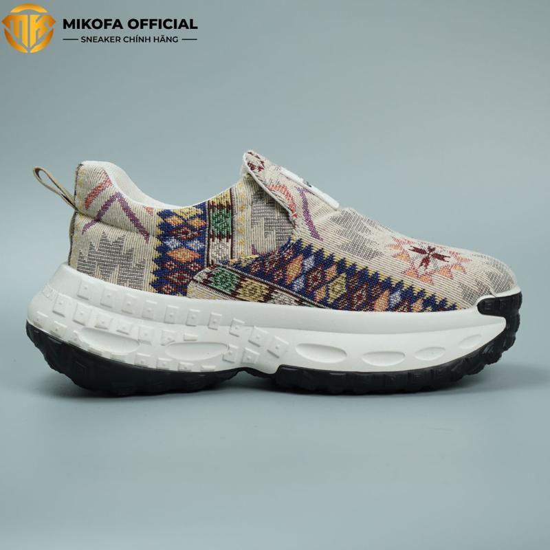 Giày Lười Nam Nữ MIKOFA Giày Thể Thao Nam Vải Dệt Hoa Văn Thổ Cẩm Phối Da Microfiber Cao Cấp Đế Cao Su Khâu Độn 5CM Êm Chân Siêu Nhẹ Cổ Thấp Dễ Mang Dễ Phối Đồ – Giày Đi Làm Đi Học Đi Chơi Dạo Phố Phong Cách Trẻ Trung - Q36