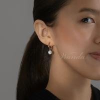 Gambar Anting Berlian Wanda - Ciara Dangle  - Earrings - Round 0.18 carat two tone dari Wanda House Of Jewels Kota Administrasi Jakarta Pusat 3 Tokopedia