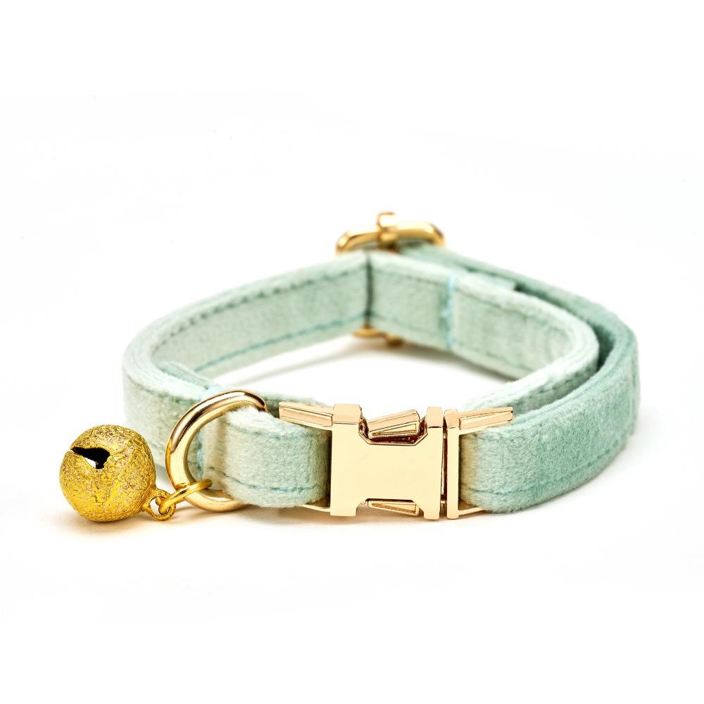 Collar Kucing Velvet Soft dengan Lonceng Emas & Buckle Ajustable | Soft Velvet Cat Collar with Gold Bell & Adjustable Buckle