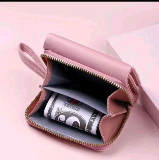 Dompet Mini Aurora Impor untuk Wanita dengan 5 Slot Kartu Tempat Uang Kertas Koin Desain Elegan Praktis dan Fungsional dari Kulit Sintetis Tahan Lama Dompet Mini Aurora Impor untuk Wanita dengan 5 Slot Kartu Tempat Uang Kertas Koin Desain Elegan Praktis dan Fungsional dari Kulit Sintetis Tahan Lama