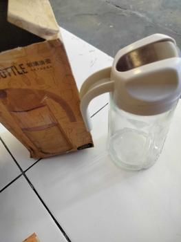 Product Review of Botol Minyak Goreng  / Wadah Tempat Minyak Goreng Kaca / Bottle Oil Pot from w**o t** 1
