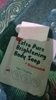 Product Review of Sowso Extra Pure Brightening Body Soap with niacinamide sabun mandi pemutih pencerah kulit from h**🎀 1