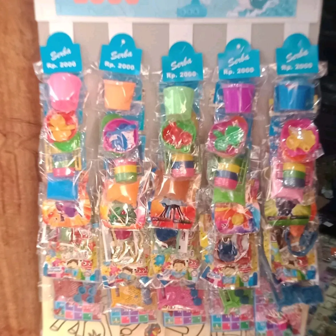 MAINAN RENCENG SERBA 2000 ISI 50 PCS