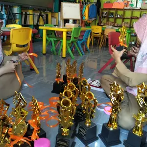 Piala Bintang Rantai Murah Piala Plastik Sekolah