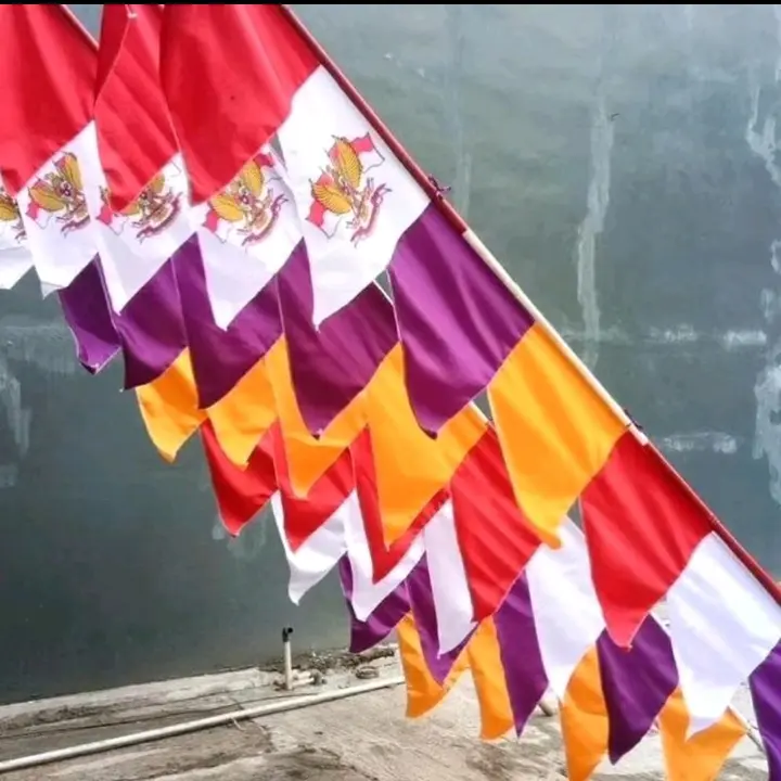 Umbul Umbul Gergaji Merah Putih 8 Daun Panjang 2,7 Meter Polyester Grade A 5