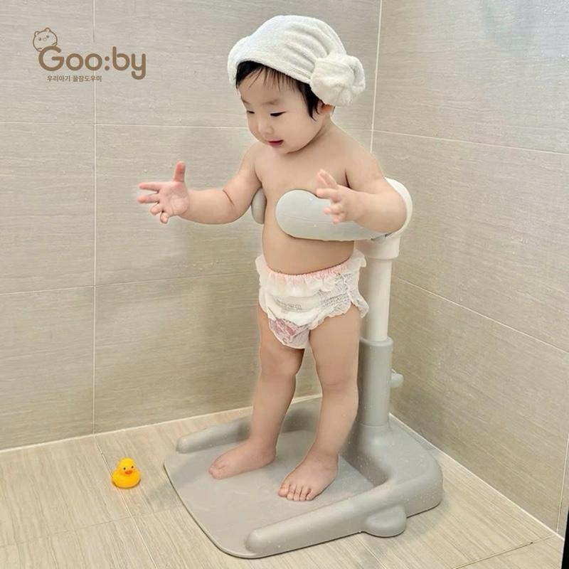 Ghế tắm đứng cho bé Gooby dùng tắm cho bé và rửa vệ sinh poop cho bé