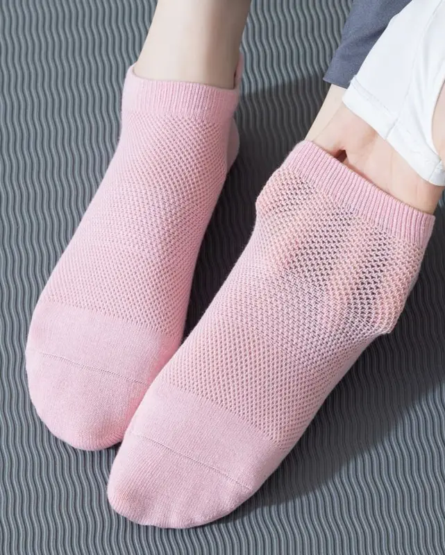Kaos Kaki Yoga Pendek Anti Slip Yoga Socks Anti Licin Pilates PoundFit Kaus Kaki Olahraga Wanita semata kaki murah BS003 2