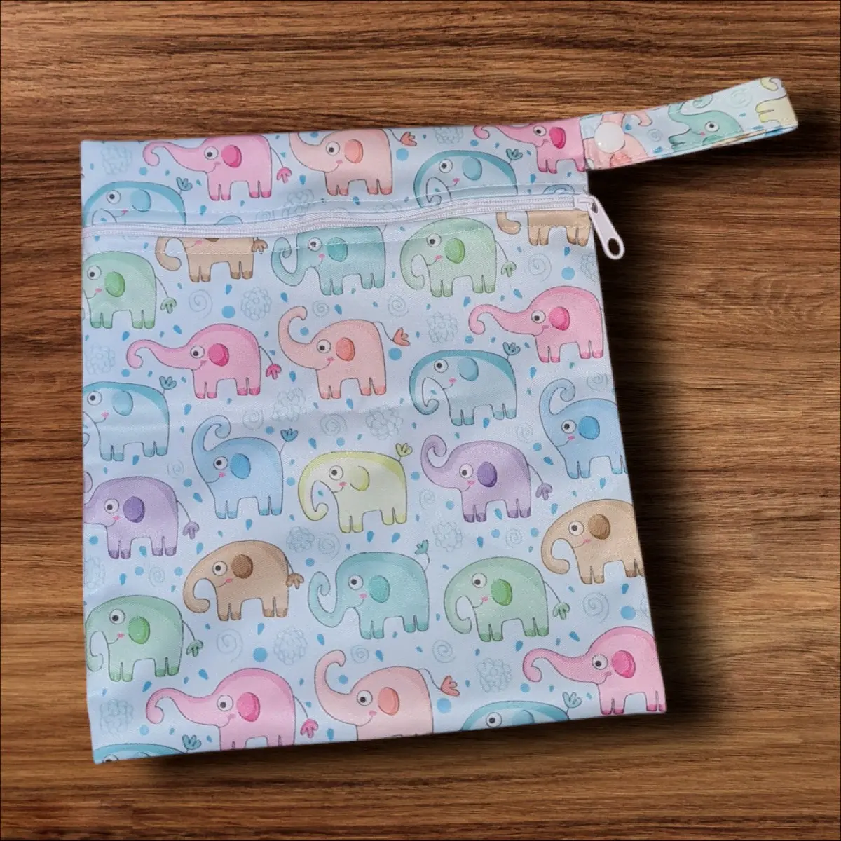 WaterProof Wet Bag for Carrying Wet Items .(size 20cm x 25cm)