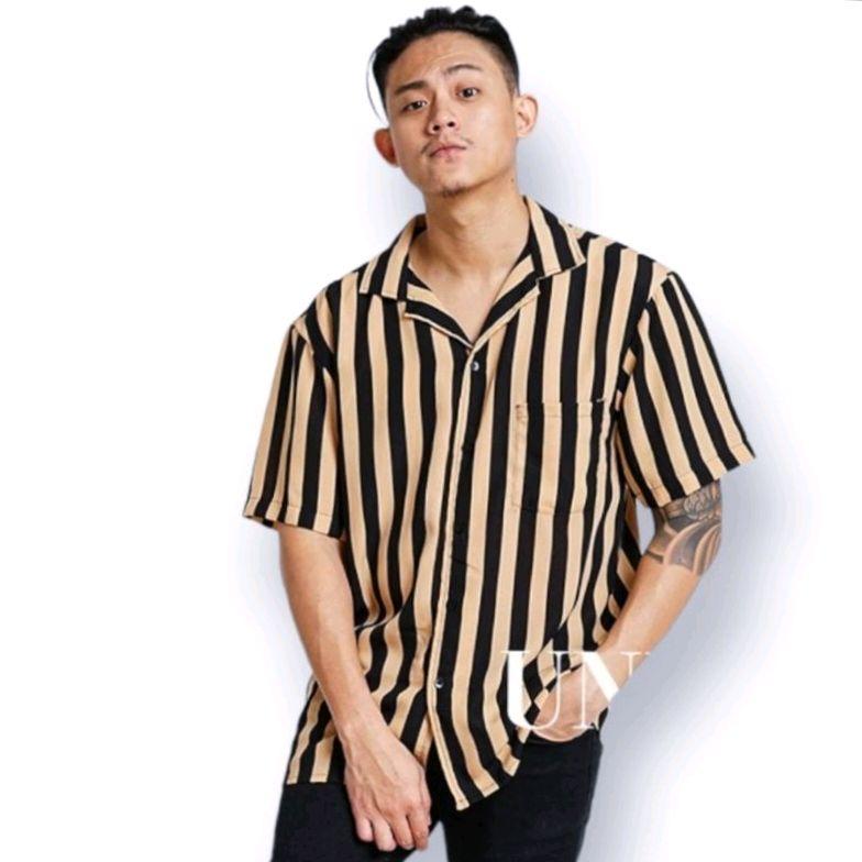 Kemeja Salur Stripe Unisex Lengan Pendek Hem Kasual V Neck Garis Distro 6