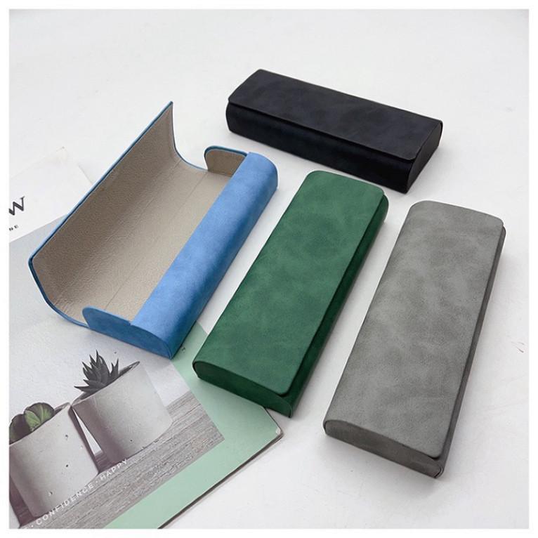 Hộp đựnġ kính cao cấp bằng da pu. Tặng kèm 1 khăn lau kính