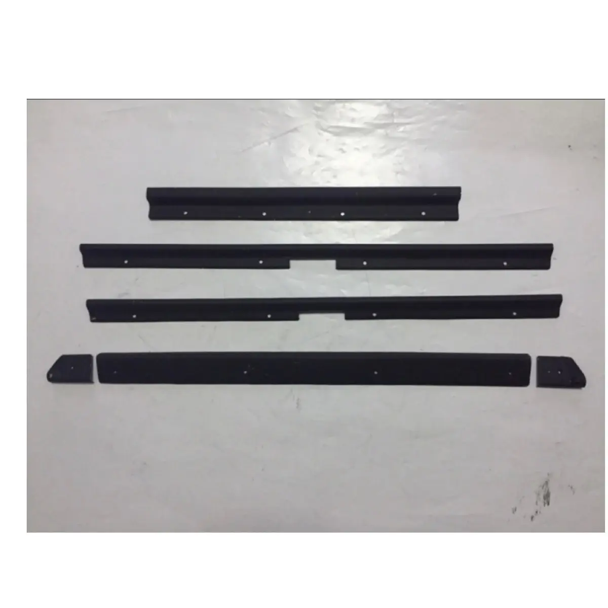 Plat Penjepit Karpet Kijang Super Sill Plate Kijang Super 4 Pintu 1 Set