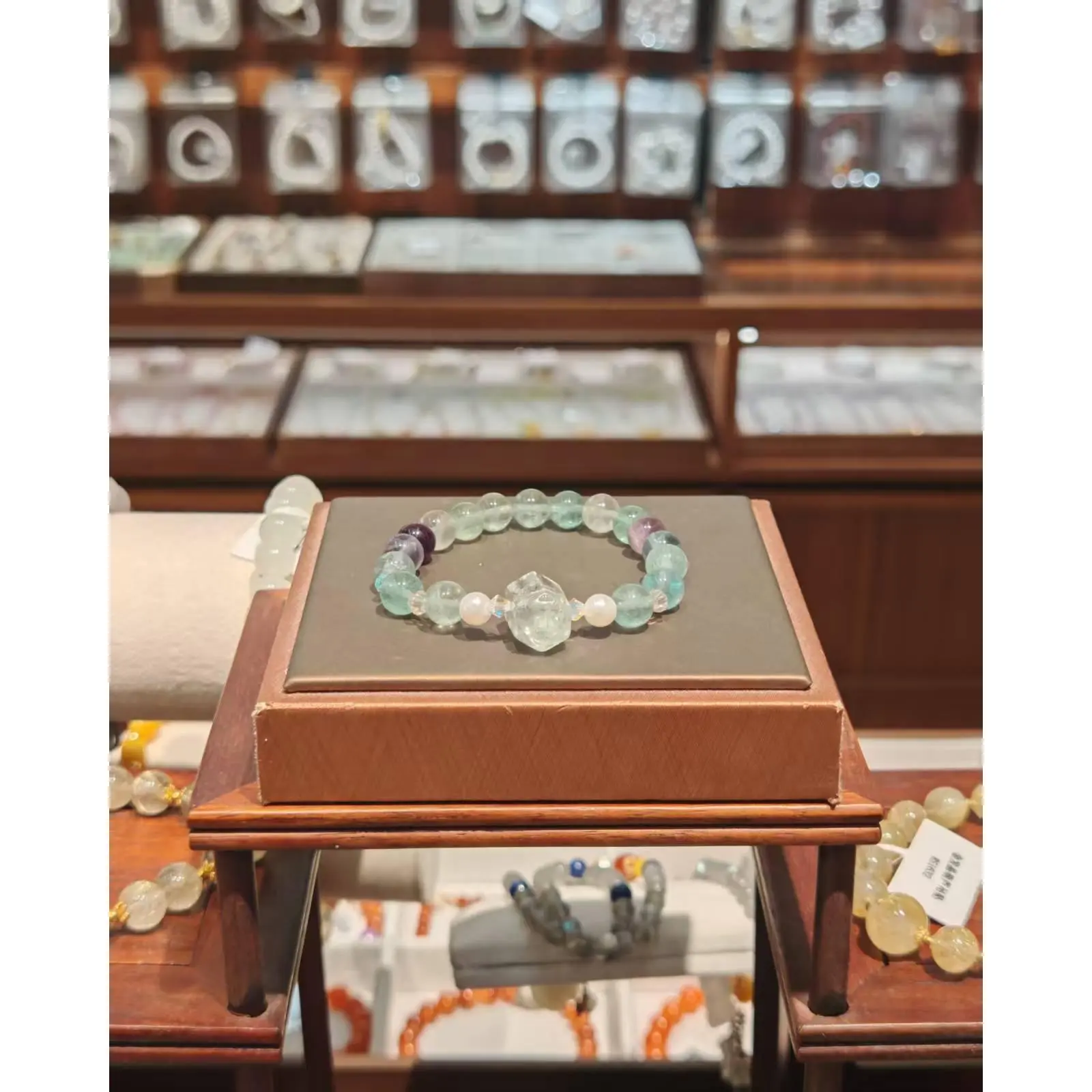 [LIVE ONLY] RS-0454 Gelang, kalung, cincin, gantungan dan aksesoris terbuat dari batu alam asli. Setiap butir memiliki corak dan warna yang unik, cocok dipakai sehari‑hari.