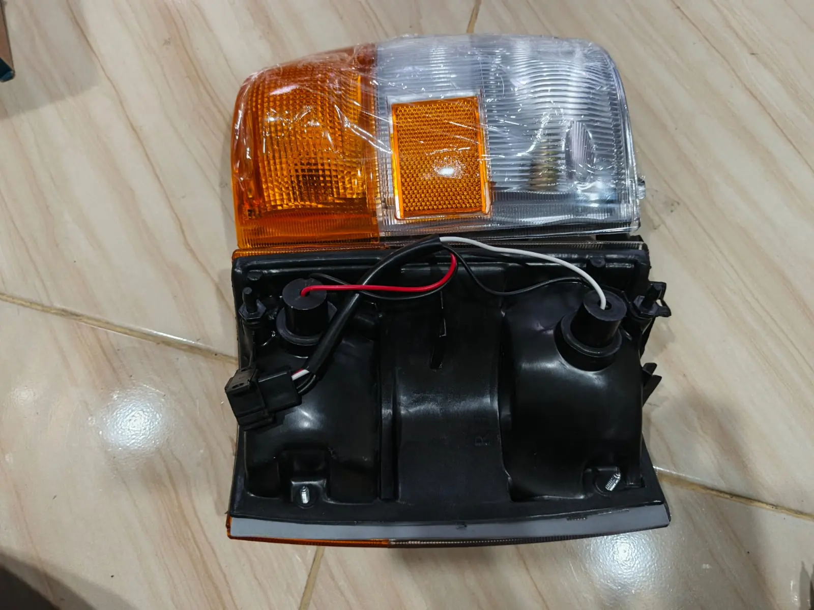 ELF-SIGNAL LAMP ASSY/LAMPU SEN SEIN .RH