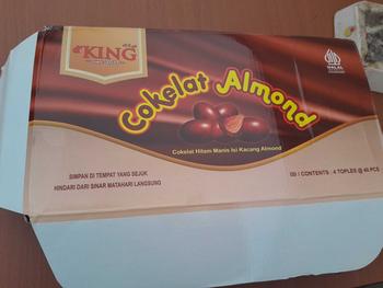 Product Review of Dking coklat almond isi 4 toples ( COD )  kacang almond utuh lapis coklat from B**r 1