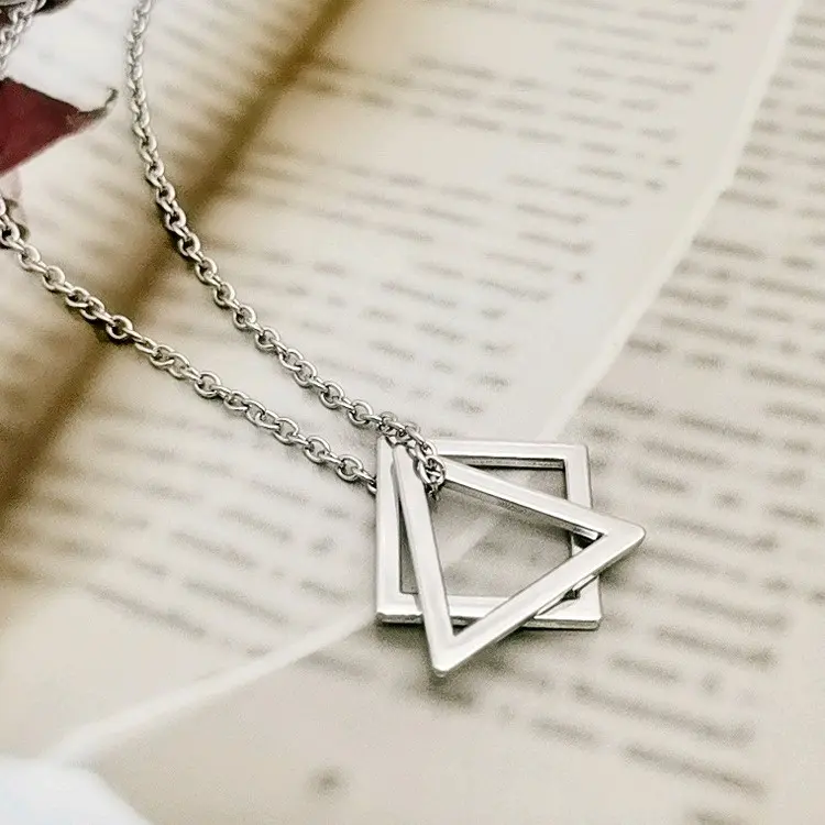 Kalung Rantai Liontin Geometris Metalik Segitiga Rocky Ins Fashion Model Metal Triangle - Hadiah 1