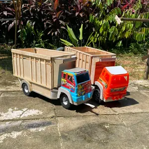 miniatur truk plastik style mboiss olengg parahhh