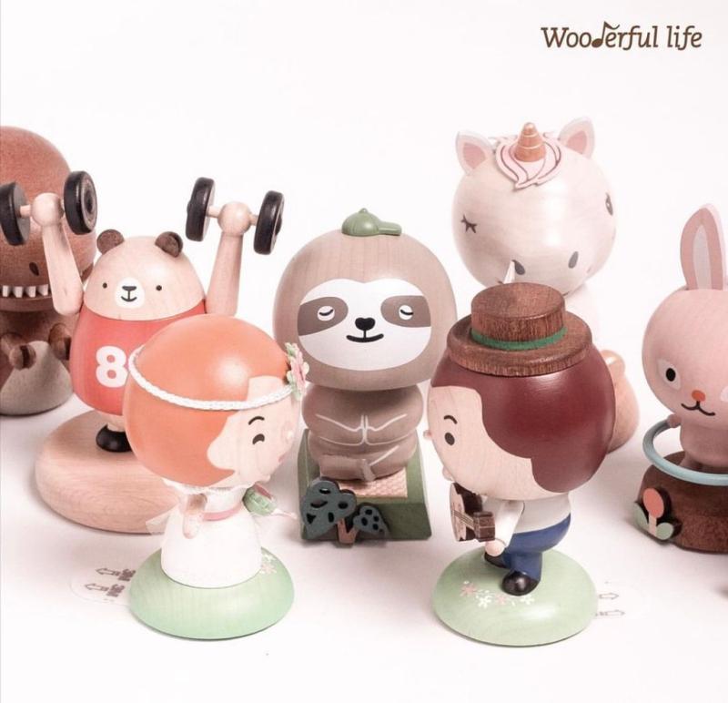 BOBBLE HEAD WOODEN HANDMADE HIASAN KAYU WOODERFUL LIFE 3