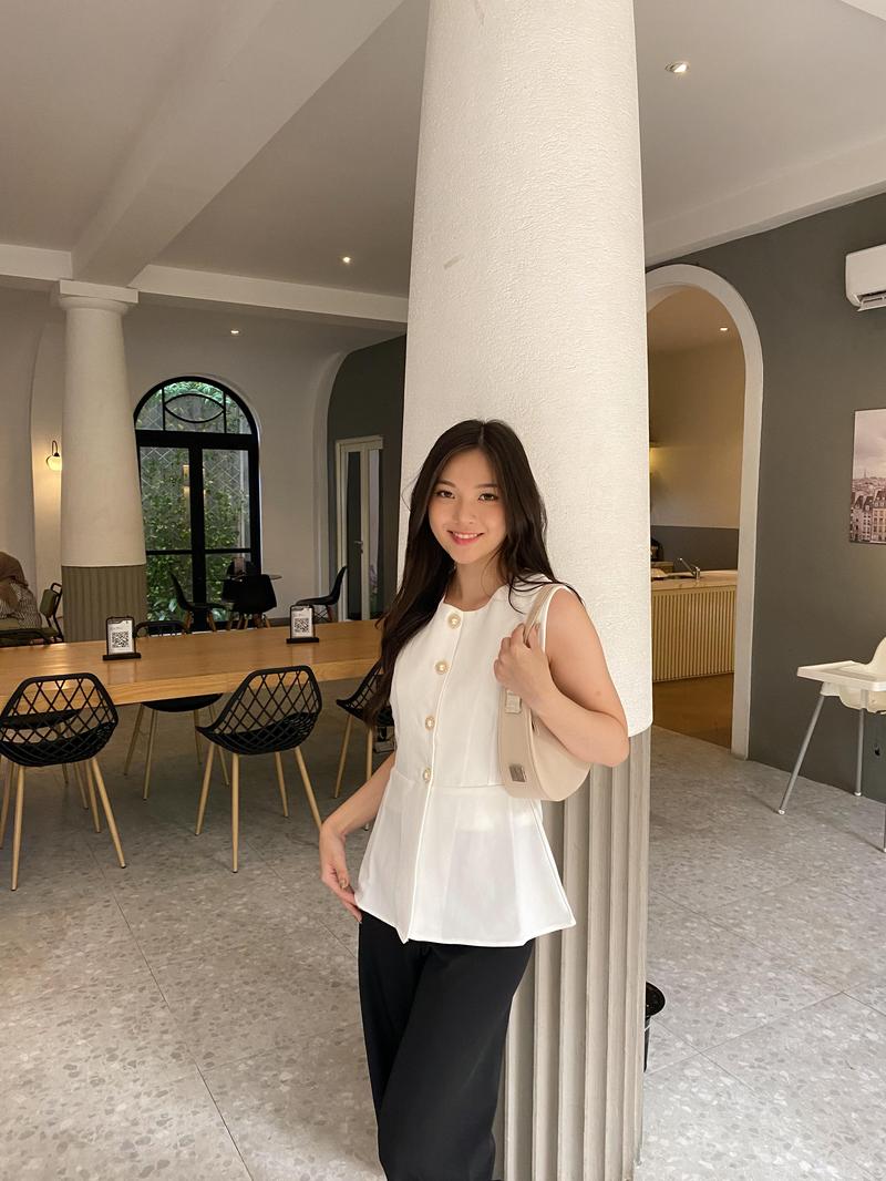 Product Introduction of [REDCARPET] Haruki Blouse / Atasan Baju Wanita Casual Kancing Semi Formal Simple Grey Basic Cream Cewek Top Putih Rompi Vest Panjang Hitam 31