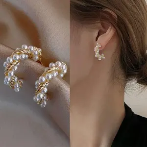 Anting-anting pejantan mutiara bengkok berwarna emas untuk anting paduan siswa wanita B194