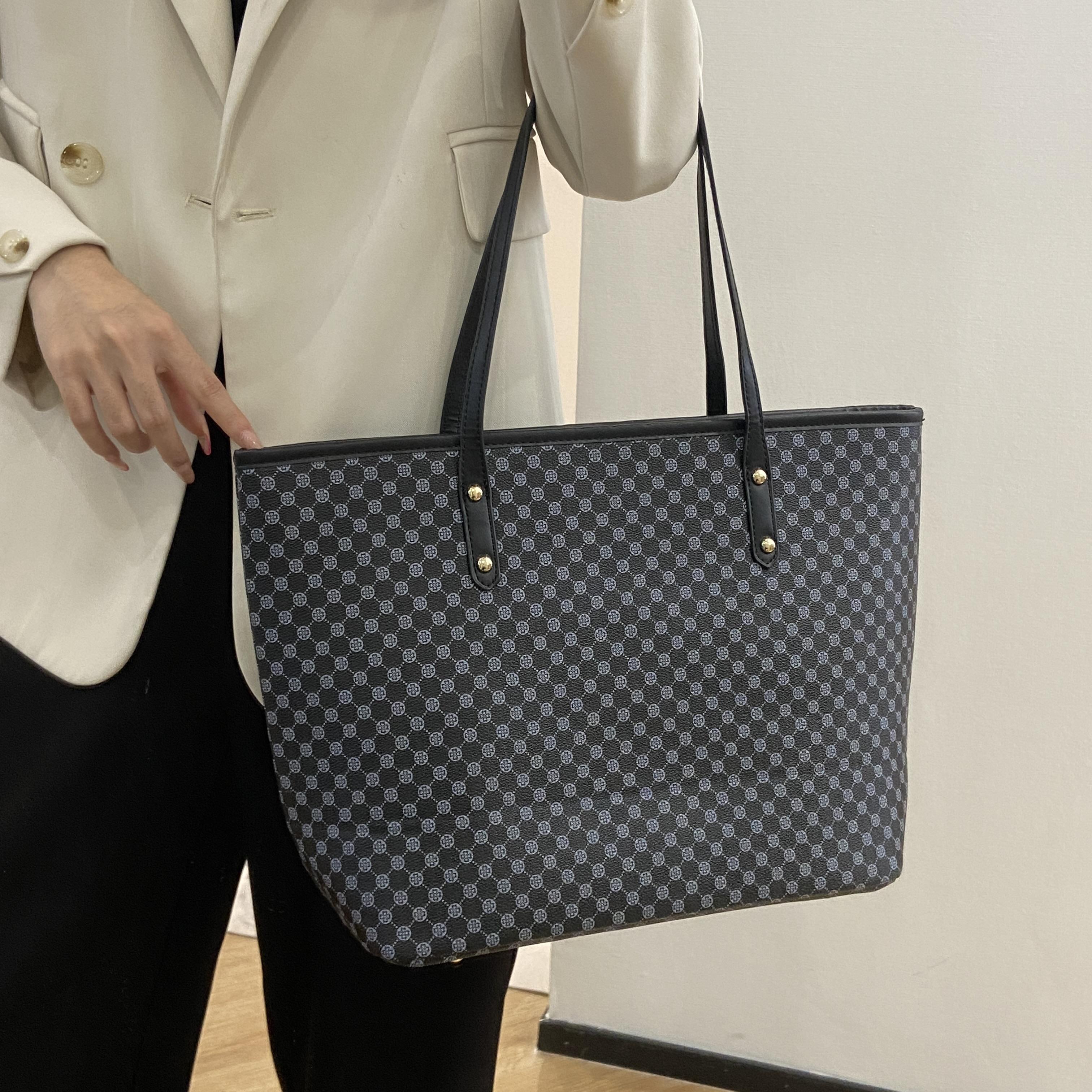 CH10ZND TAS-MORA CLASSIC Tas Wanita Elegan dengan Desain Mewah dan Tali Panjang untuk Gaya Harian tote bag wanita terbaru  tas selempang cewek terbaru 2026  tas sling bag  tote bag wanita kuliah tas wanita selempang model baru 2026