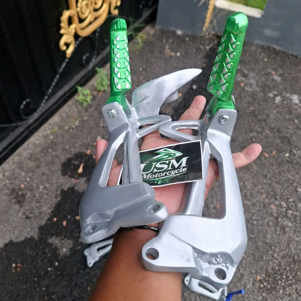 DUDUKAN POSTEP VEGA R NEW POWER + STEP THAILAND APRILIA PIJAKAN KAKI BELAKANG SATU SET (SILVER HIJAU)
