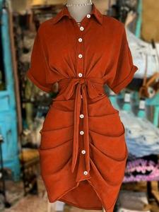 Vestido camisero de mujer con cuello de solapa, botonadura sencilla y cinturón en la cintura, manga corta; moda casual de verano, ropa elegante para mujer