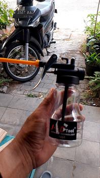 Product Review of JLD Oil Can Ukuran 250/300ml Botol Pompa Oli Metal/PVC Semprot Pelumas semprotan oli minyak from A**k 1