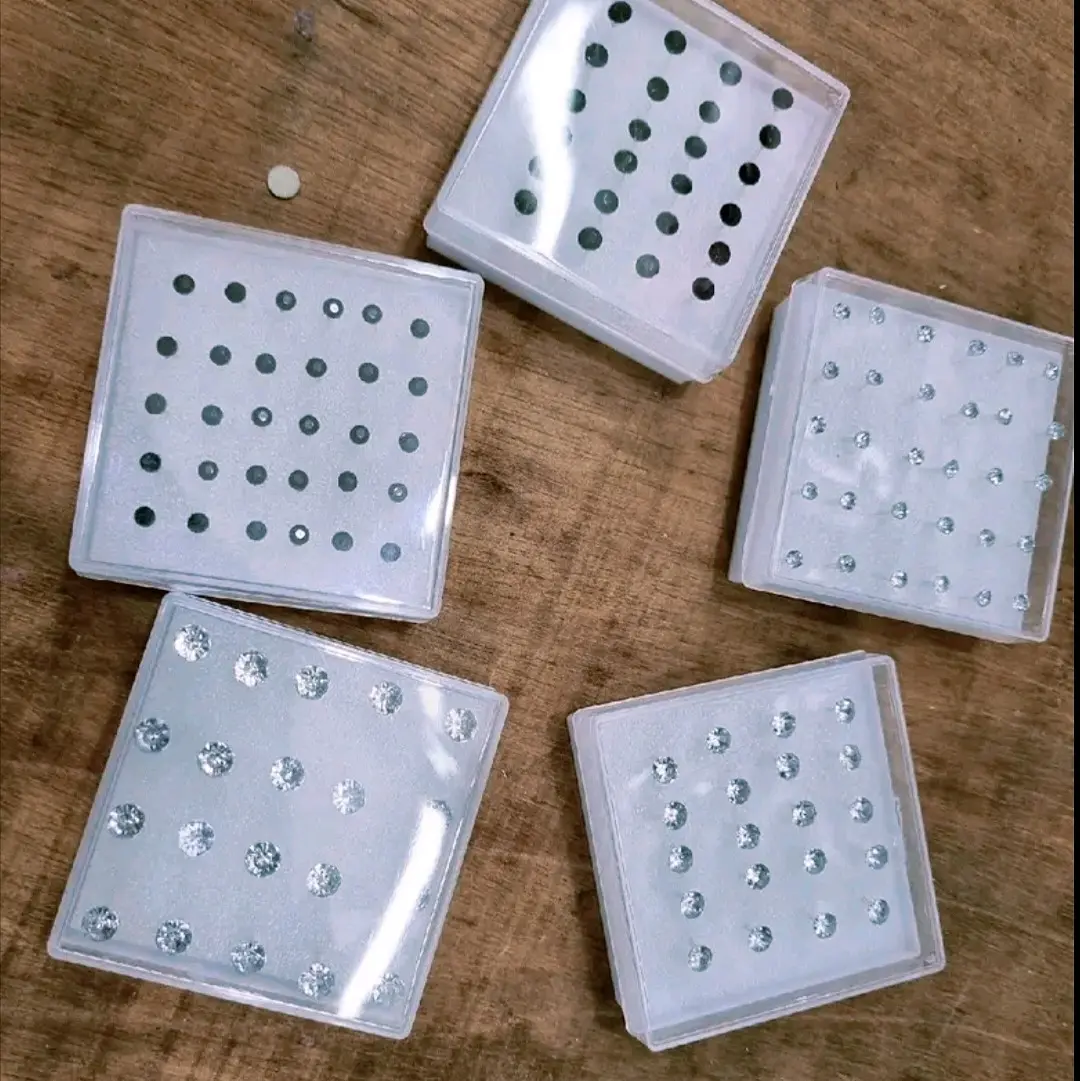 Anting plastik permata 1bok
