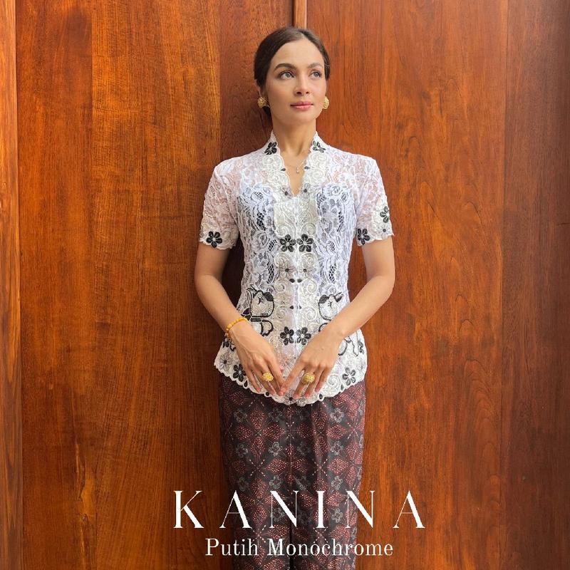 Kebaya Encim Bordir Lengan Pendek KaNiNa 3