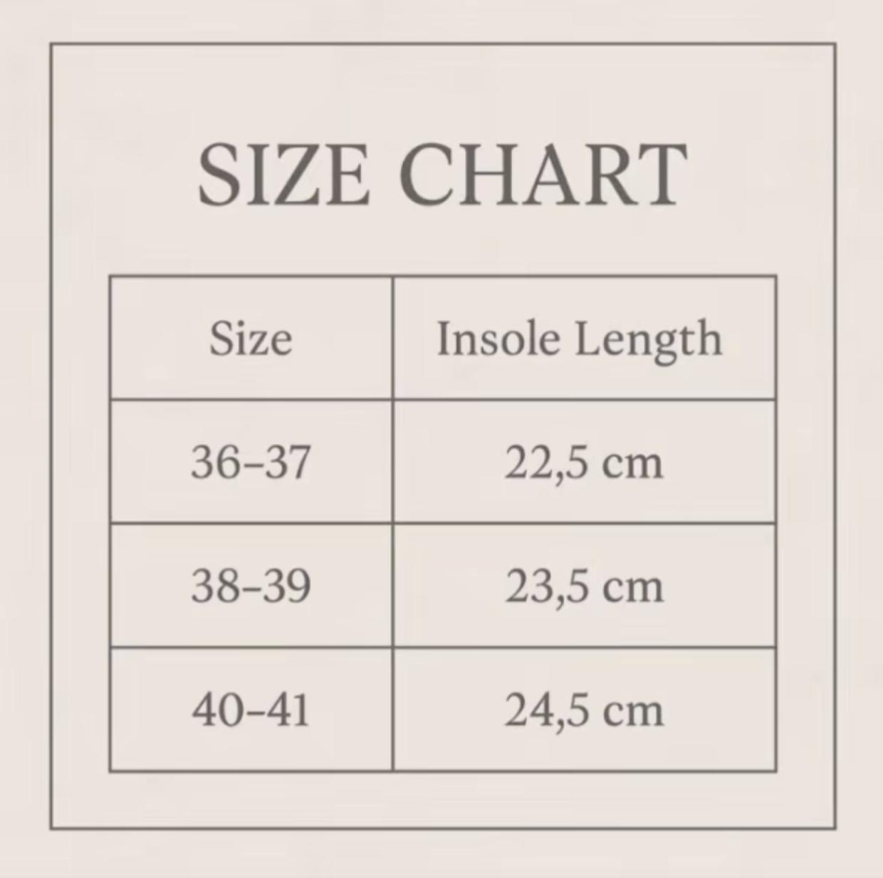 Sandal Wanita Tepi Datar Model Baru 2025 untuk Musim Panas Penggunaan Luar Rumah dan Dalam Rumah Kekinian sandal  couple  ibu  dan  anak cinderella  glass  slipper sandal  pantofel  wanita sepatu  sandal  wanita  traveling