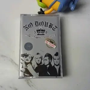 kaset pita no doubt the singles segel