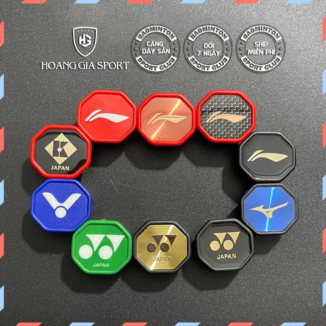 Đế Vợt Cầu Lông Yonex - Lining - Victor - Mizuno - Kumpoo - VS (Tặng Kèm Ghim Giữ Nắp Cán Vợt) Bảo Vệ Hoàn Hảo, Dễ Lắp Đặt