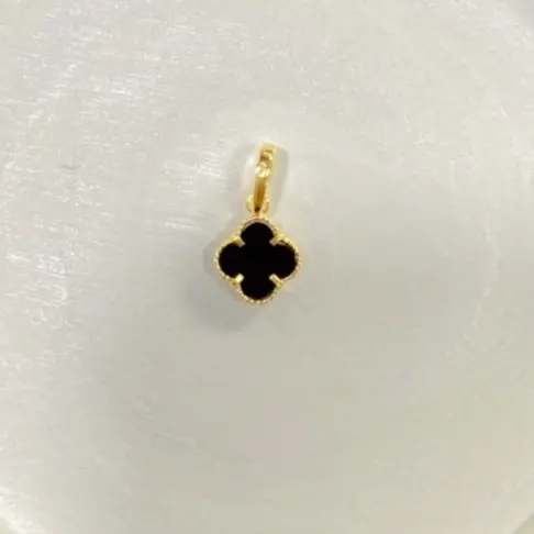 Liontin Clover Black Fashion Dewasa 1gr