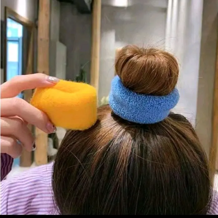 Ikat Rambut Donat Lucu Random dengan Scrunchies 2