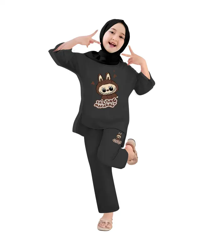 Baju Anak Perempuan - Setelan Kaos dan Celana Panjang Anak Cewek Fashion Pakaian Belah Usia 4-13 Tahun - Motif EXCITING LABUBU Hitam 0