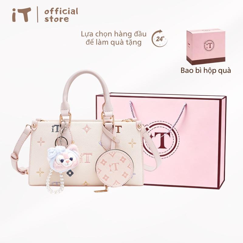 Túi iT Brand là một chiếc túi xách nữ cổ điển được thêu tay và trang trí bằng họa tiết in. Túi có thể xách tay hoặc đeo chéo và có khóa cài bằng nhung rất đẹp túi xách nữ.