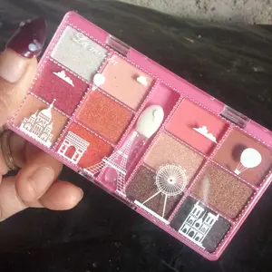 Eyeshadow 12 Color All in One Makeup Palette Blush Highlighter Tahan Air dan Tahan Lama LA289 5232