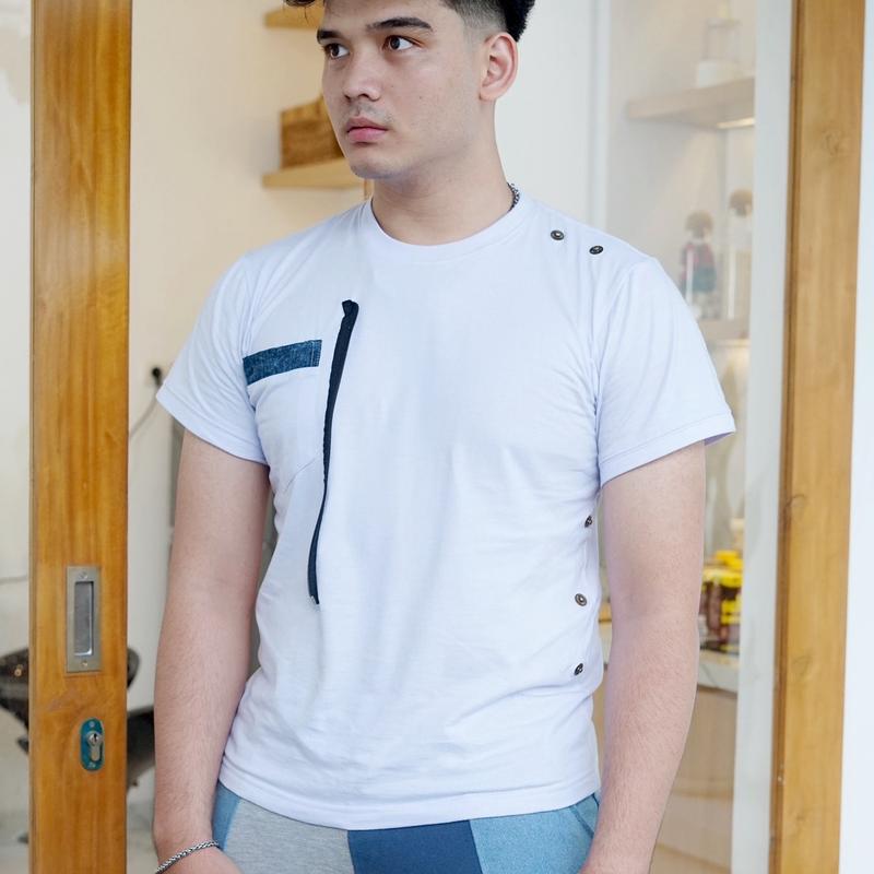 Baju Pria Kaos Premium Divariasikan dengan Jeans, Kancing Cetet dan Sleting Boldblue Junction 4