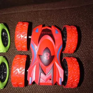 Mainan Mobil Monster Memutar 360 Derajat Mobilan Putar Bolak Balik Tahan Banting Inersia Cars Turnable Head Vehicles Turn Shockproof Inertia Friction Powered Push and Go Toy Kids Cars Mainan Anak Laki dan Perempuan Bisa Cod