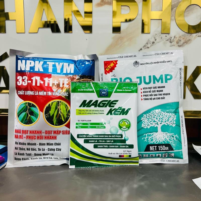  Phân Bón Lá Bộ 3 Kích Đọt Kéo Đọt Dưỡng Lá Pro Max. Giúp Kích Đọt Ra Nhiều Chồi Đâm Nhiều Nhánh Xanh Lá To Lá Bóng Lá Khoẻ Cây. 1 Bộ Pha Chung Cho 200 Lít Nước 