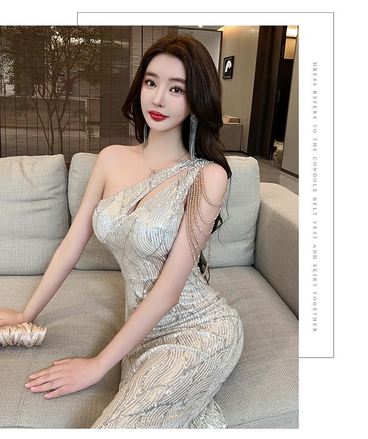 Ready stock ship at the same day Silver sequined evening dress women's new light luxury niche high-end high-end temperament celebrity beautiful fishtail skirt