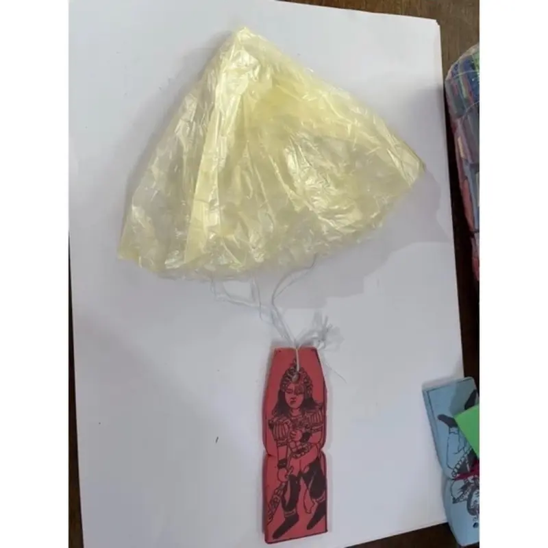 Mainan Parasut Kecil 50pcs untuk Meningkatkan Keterampilan Motorik Anak 2