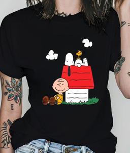 Camisetas de mujer Snoopy en su caseta con Charlie Brown Camiseta de manga corta y cuello redondo unisex Adecuado para regalos, reuniones festivas y comidas