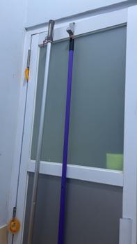 Product Review of UNISO HOME - [1 PCS] GANTUNGAN PINTU BESI HOOK TANPA PAKU from Y**n P**a 2