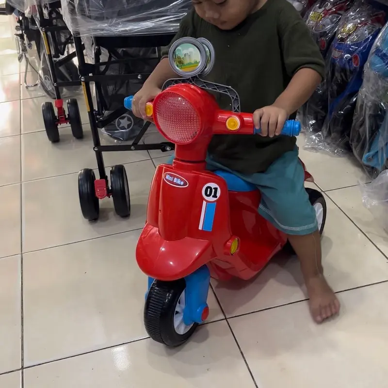 Mainan anak motor vespa mini lucu ada musik MB 691 6