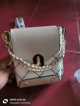 Product Review of Tas Desain Fashion Untuk Wanita Tas Bahu Santai Serbaguna Kulit PU Kapasitas Besar from N**k C**x 1